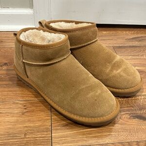 Cushionaire Women's Mini Boots 11